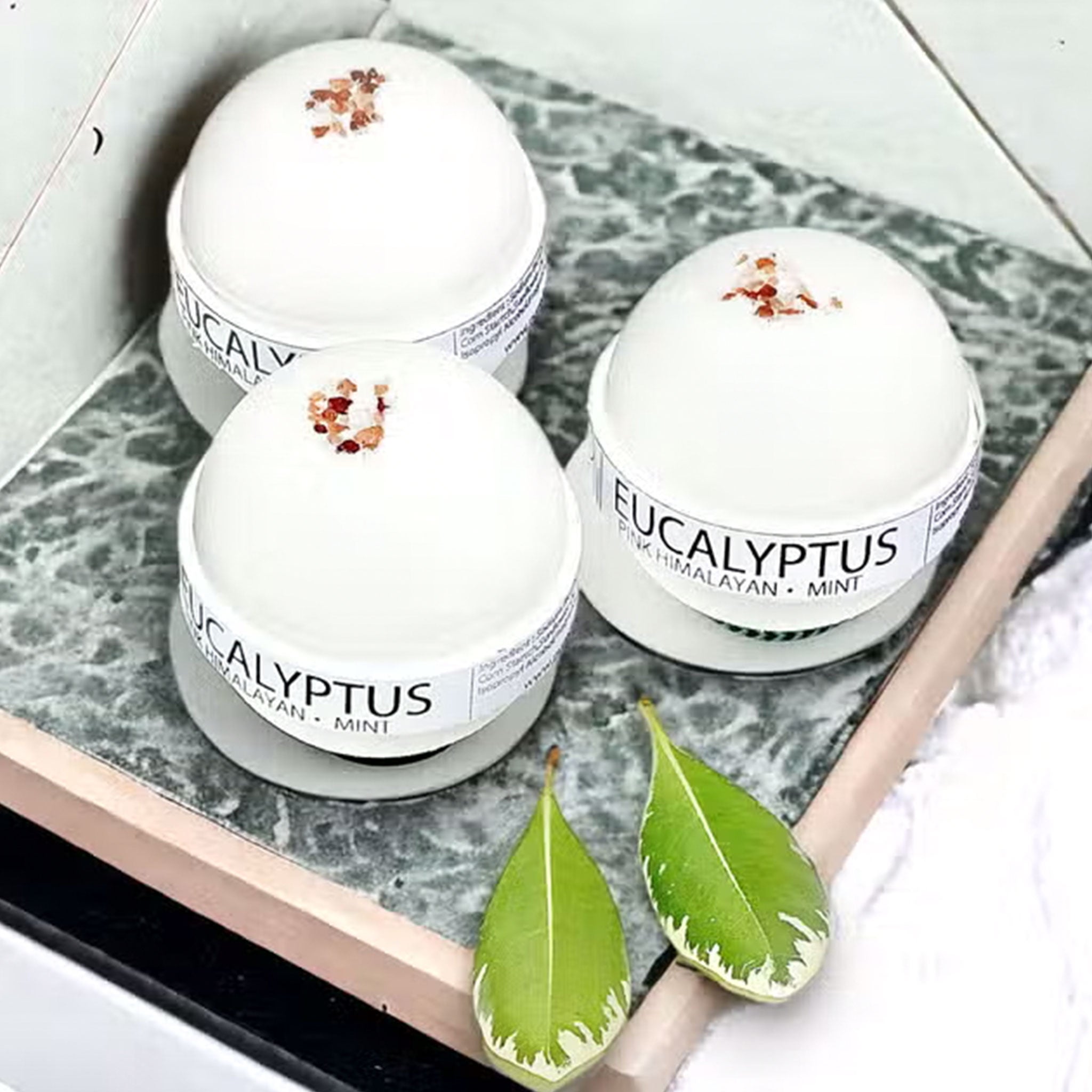 Eucalyptus Mint &amp; Himalayan Salt Bath Bomb